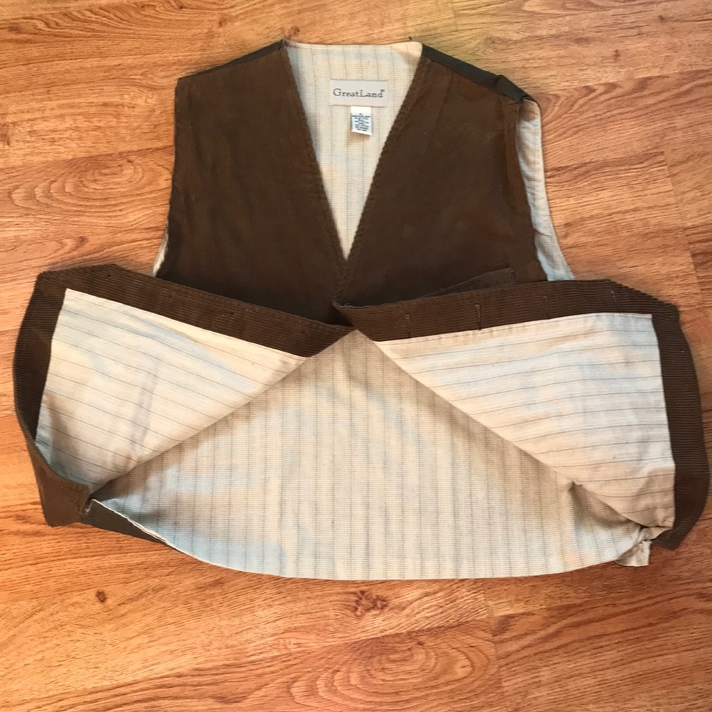 Vest - Picture 2 of 4